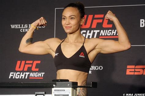 Michelle Waterson Returns At Ufc Portland Meets Carla Esparza Fightpost Boxing And Mma News