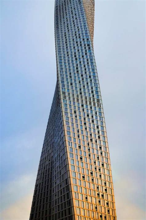 Meet Dubai's Twisting Masterpiece: Cayan Tower