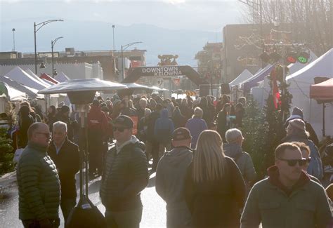 Downtown Kelowna Light Up and Winter Street Market takes over Kelowna ...