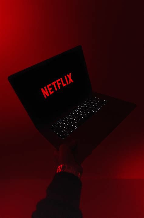 Red Aesthetic Wallpaper Netflix - Collection by melvina balidemaj ...