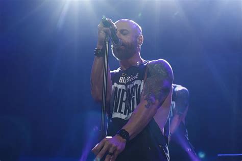 Chris Daughtry Dives Deep Into Powerful New Song, 'Pieces'