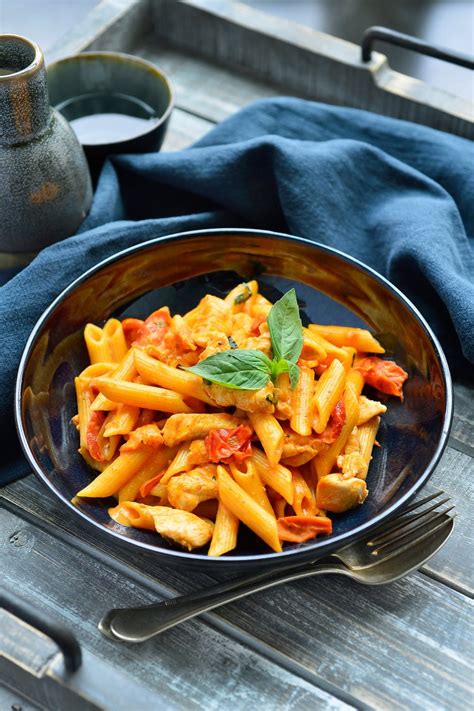 Recept Penne Met Kip En Zongedroogde Tomaten Njam