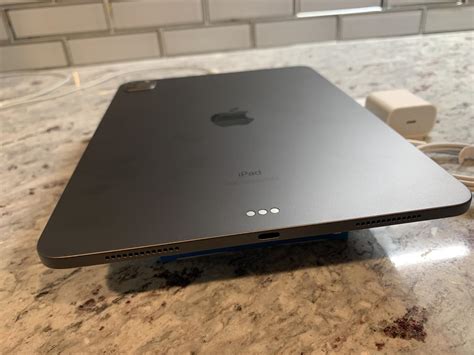 Apple iPad Pro 11" 2nd Gen 2020 - Wi-Fi, Gray, 256GB, A2228 - LUEU24761 ...