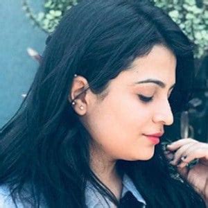 Kirti Mehra - Age, Family, Bio | Famous Birthdays