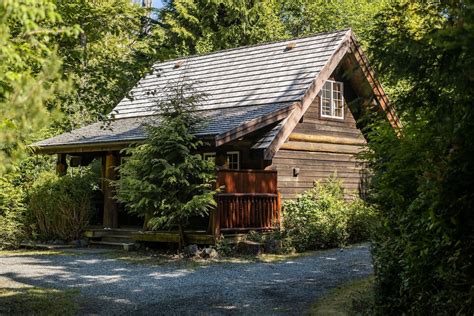 8 Best Cabins With Hot Tub In Ucluelet, Canada | Trip101