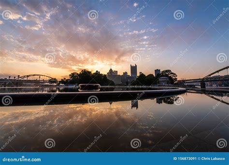 Sunrise Reflections of the Pittsburgh Skyline Editorial Photo - Image ...