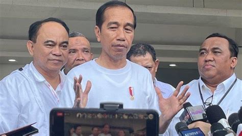 Reaksi Jokowi Saat Relawan Teriakkan Nama Gibran Sebagai Cawapres