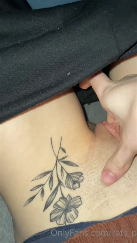 Beautiful Brunette Full Of Horniness Putting Her Fingers Inside Her Pussy Cnn Amador