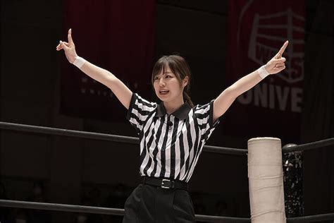 Ske48青木詩織のレフェリーにプロレスファン拍手、荒井優希とプロレスが生んだ化学変化 ライブドアニュース