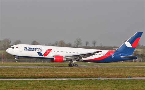 Azur Air B A Er Vq Bup Landing At Shannon On A Fuel Flickr