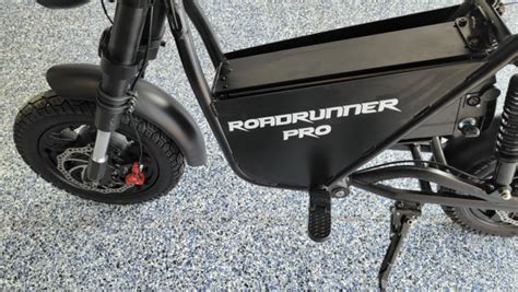 Brand New EMOVE RoadRunner Pro Seated Electric Scooter Review E