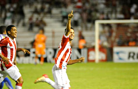 Sobrinho De Dolo Do Sport Jo O Paulo Busca Espa O No N Utico