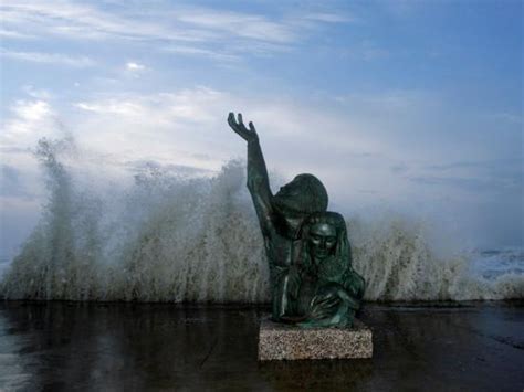 'Hurricane Ike, Galveston, TX' Photographic Print | AllPosters.com