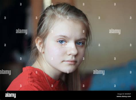 Blonde teen age girl Fotos und Bildmaterial in hoher Auflösung Alamy