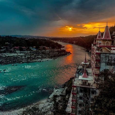 Rishikesh Uttarakhand . . Pic By: Meshal Mikki . . . @weuttarakhand ...