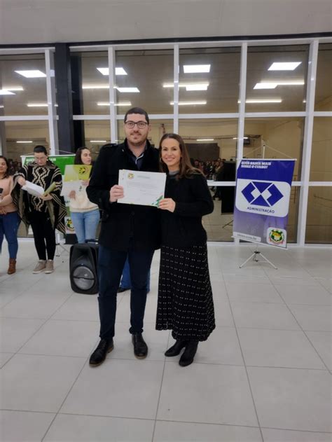 Faculdade Ideau Realiza Entrega Da Bolsa M Rito Ideau Bag