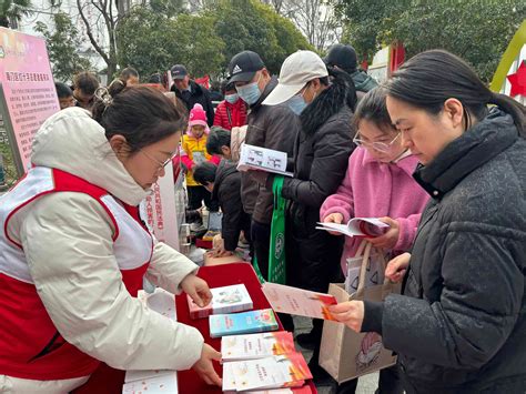 雷锋精神薪火传 生命教育护安全——区红十字会参与新时代文明实践志愿服务公益集市 南通市海门区红十字会