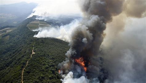 California Devastata Dalle Fiamme Almeno Morti