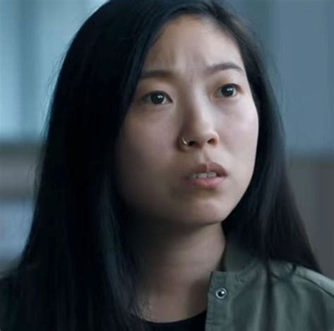 The Farewell Trailer Awkwafina Travels To China And Confronts Death In