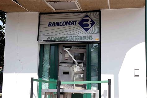 Bancomat Smurato Con Il Furgone Colpo Nella Notte A Sacconago