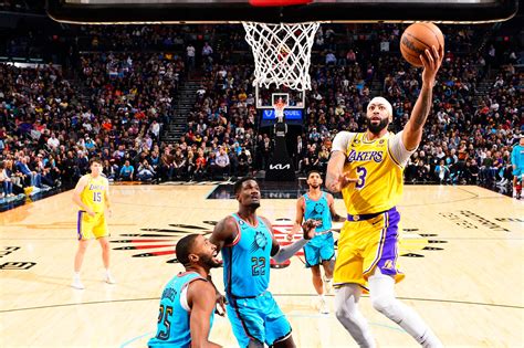 Lakers' Anthony Davis turns in historic performance | NBA.com