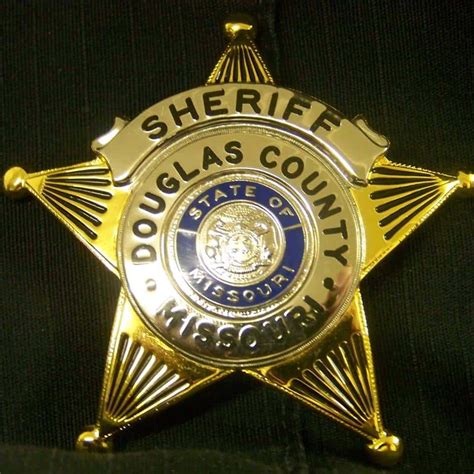 Douglas County Sheriff's Office Searching for Suspect | KTTS