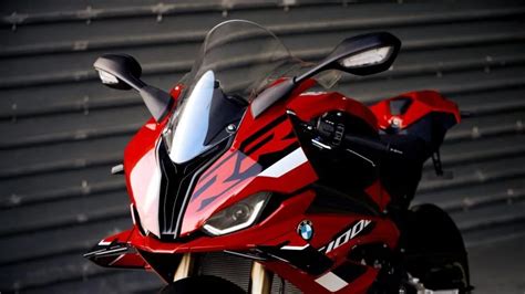 La BMW S1000 RR se renueva sutilmente espíritu RACER moto