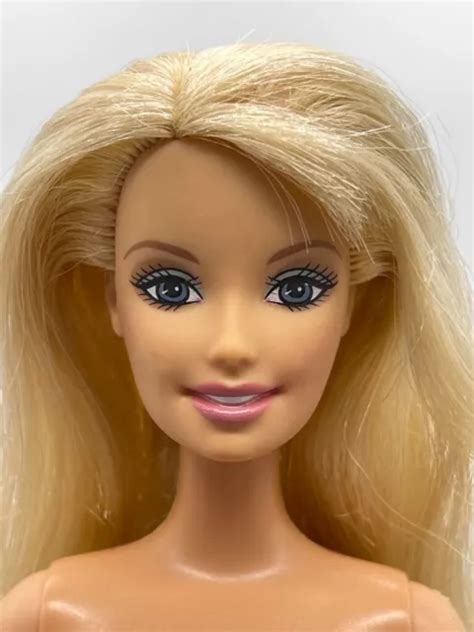 BARBIE GENERATION GIRL CEO Face Nude Blonde Beach Feet Indonesia 1999