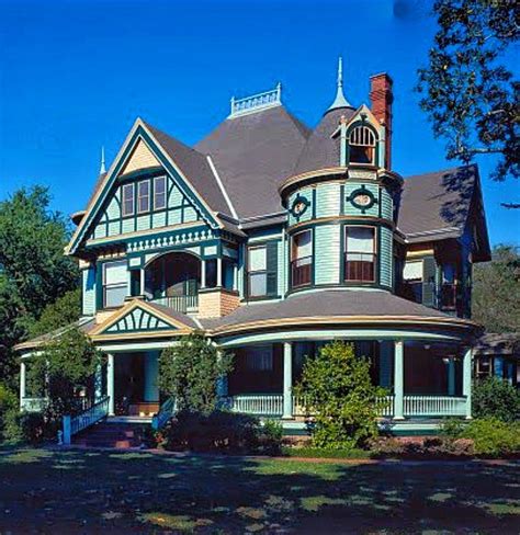 Pin By Deanna Joy Drinnon On Painted Ladies Victorian Style Homes Victorian Homes Victorian