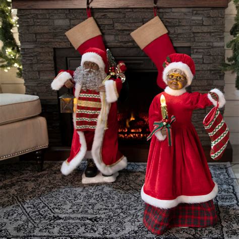 Santa And Mrs Claus Animated Town Green