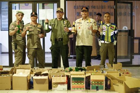 Ratusan Botol Miras Di Terminal Laladon Disita Satpol PP