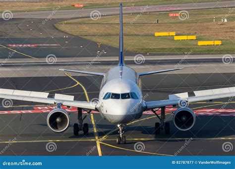 Airbus A320 Lufthansa editorial photography. Image of germany - 82787877