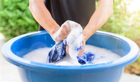 How To Remove Oil Stains From Clothes