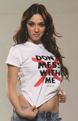 Indian Actress Wallpapers Sexy Star Nauheed Cyrusi Hot Bollywood Pics