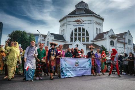 Kahiyang Ayu Lepas Peserta Parade Kebaya Nusantara Di Medan