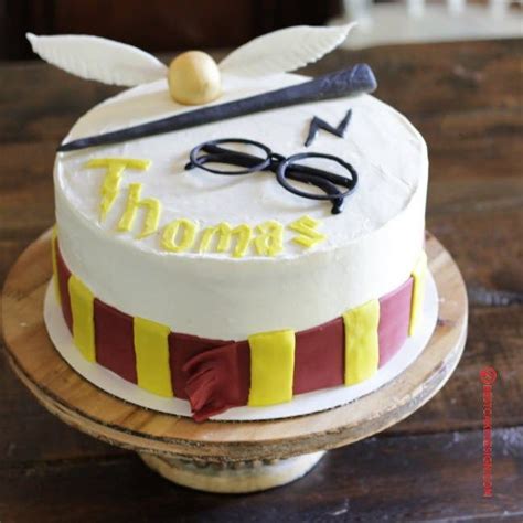 Gryffindor Birthday Cake Ideas Images Pictures Cake Cool Cake