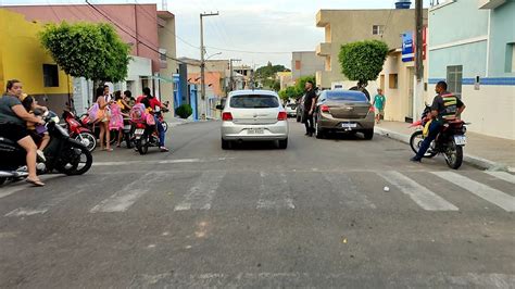 TARDEZINHA DE SEXTA FEIRA NAS RUAS DE CACIMBA DE DENTRO PB DEI UMA