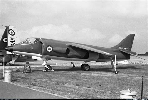 Hawker Siddeley Kestrel FGA1 - UK - Navy | Aviation Photo #2654026 | Airliners.net