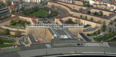 Berlin Aus Der Vogelperspektive Fassade Des Baudenkmales Flughafen