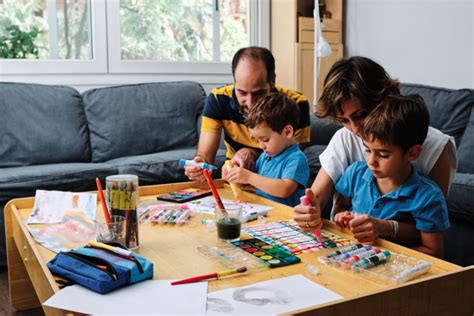 A Parceria entre Escola e Família na Educação Infantil Cantinho