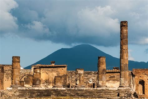 pompei vip guided    archaeologist grand  experience