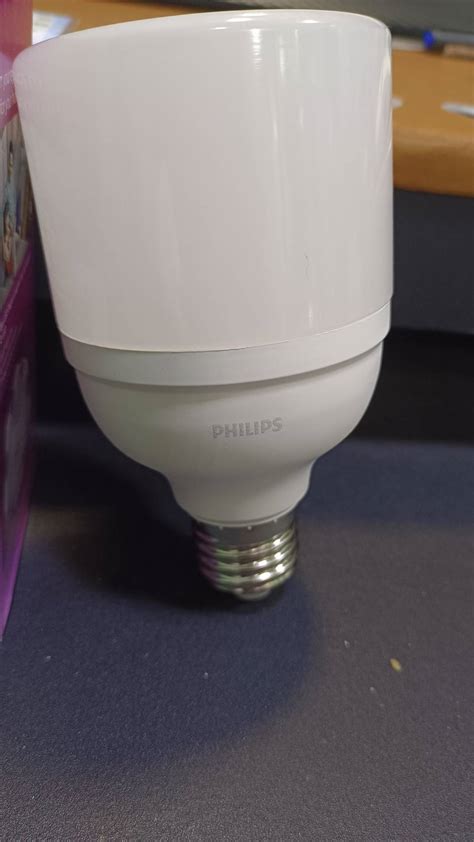 PHILIPS หลอดไฟ LED Bright 15W รน MyCare แสงขาว และแสงเหลอง ม มอก