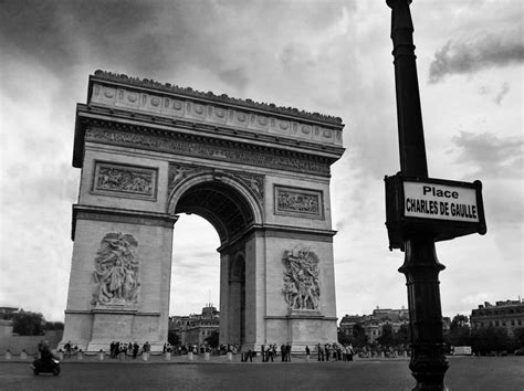 arc-de-triomphe-black-and-white | Afternoon Tea Reads