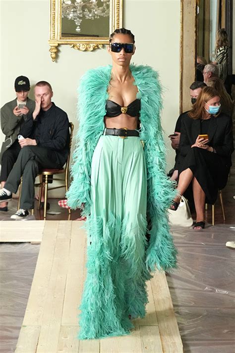 MİLANO MODA HAFTASI ROBERTO CAVALLI İLKBAHAR YAZ 2022 DEFİLESİ