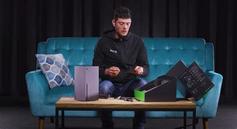 Microsoft Unboxes the Xbox Series X and Series S in New Videos