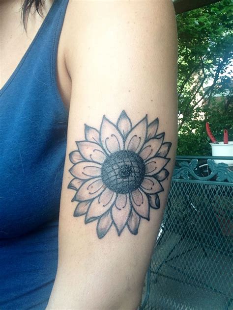 20+ Warm Sunflower Tattoo Designs - Tattoos Era