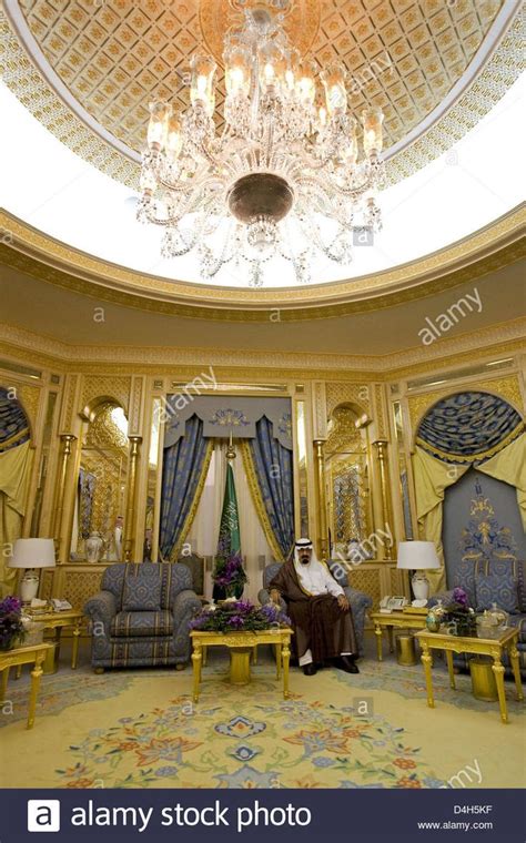 King Abdullah of Saudi-Arabia awaits German Foreign Minister Frank ...