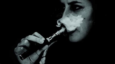 Long Term Vaping May Damage Lung Immune Cells Warn Researchers YouTube