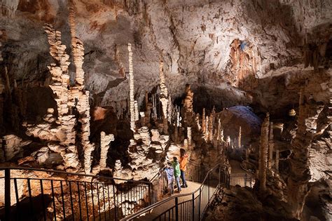 Aven dOrgnac Grand site de France Grotte et Cité de la Préhistoire