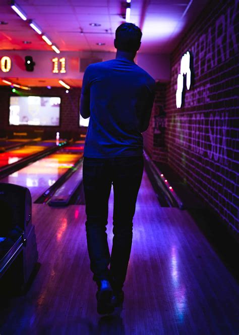 hang  keseruan bermain bowling  artha gading bowling center